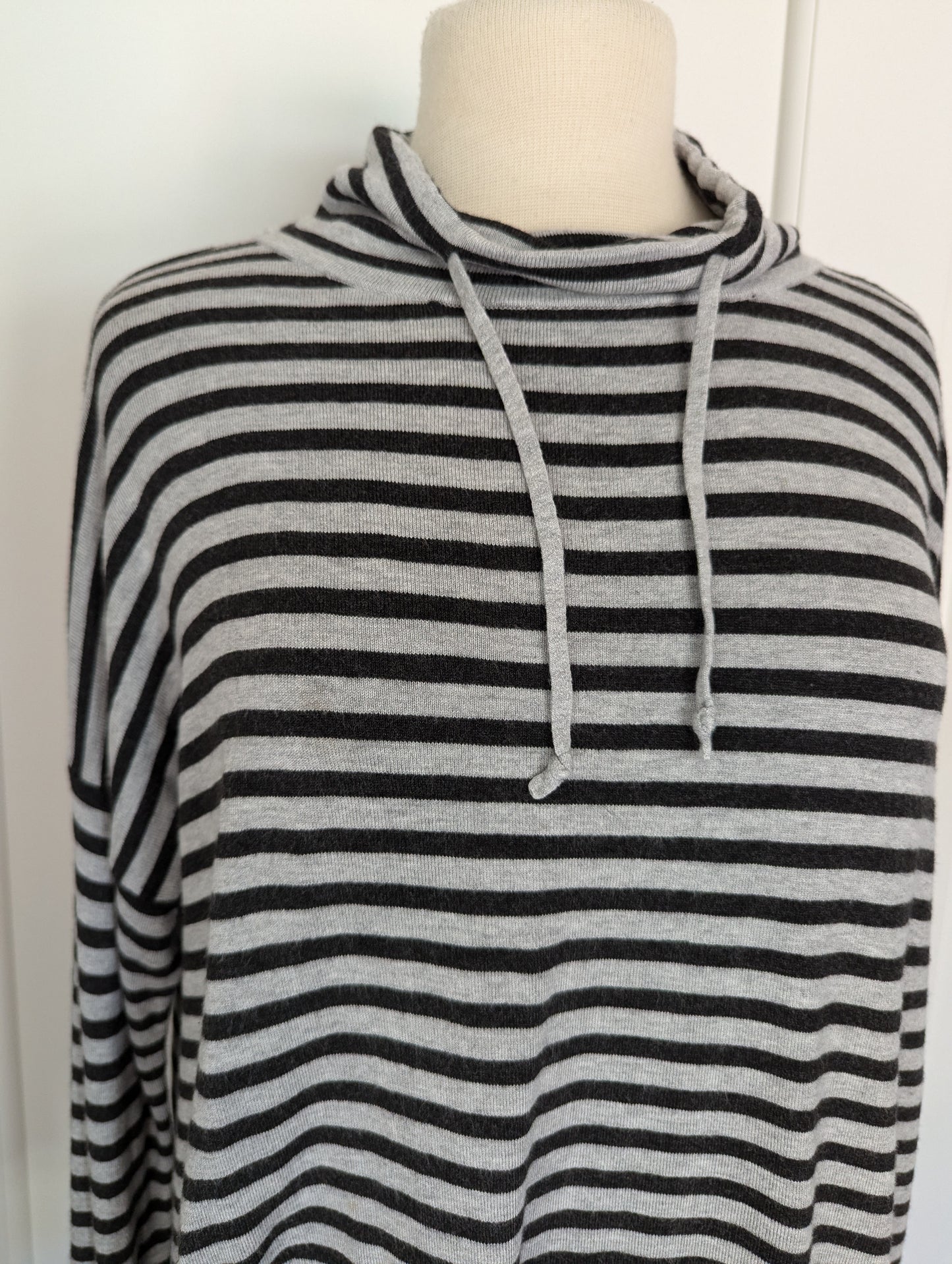 Eileen Fisher Size: M Sweater