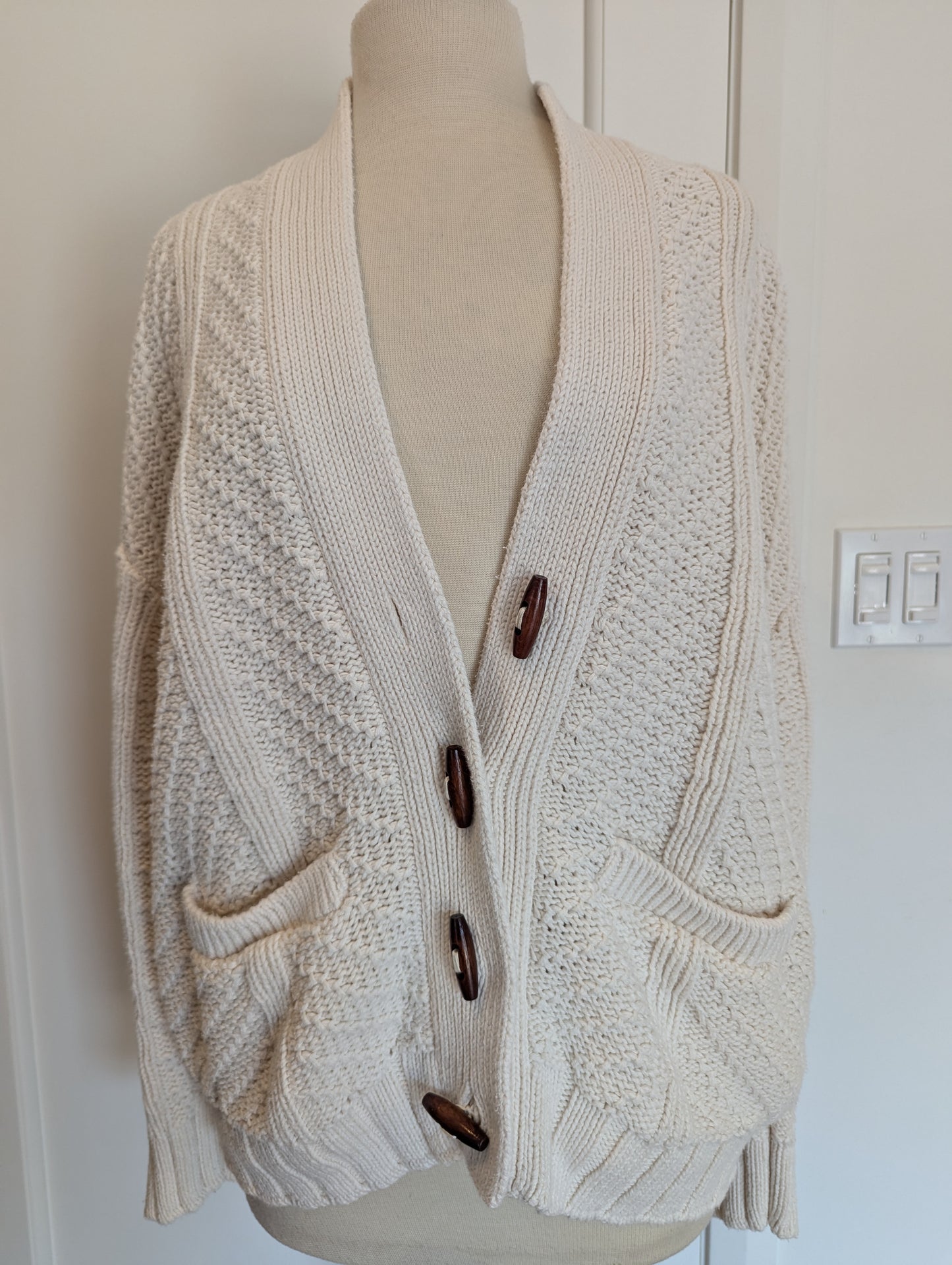 Faherty Cardigan Size: M