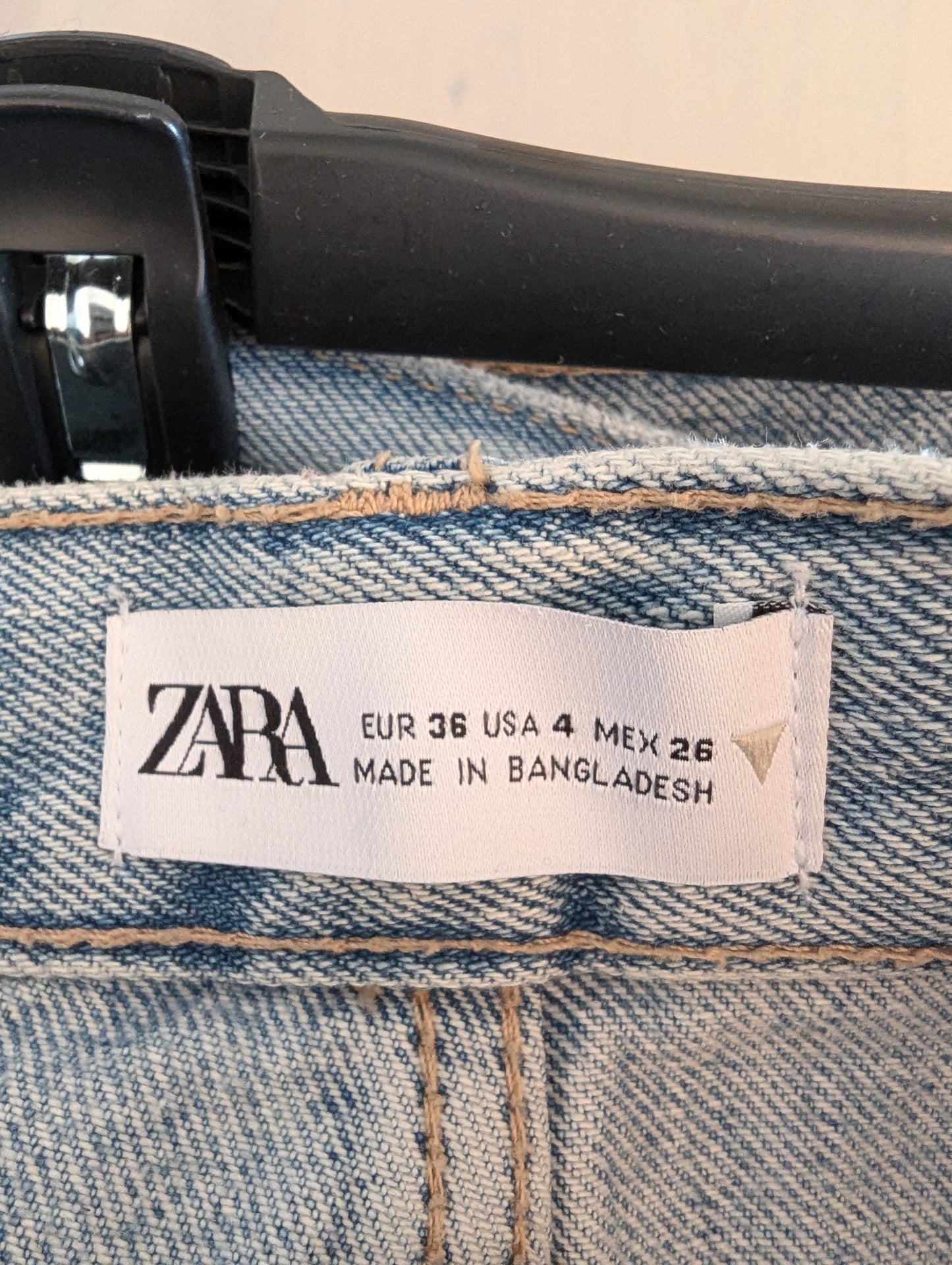 Zara Wide Leg Jeans Size: 4