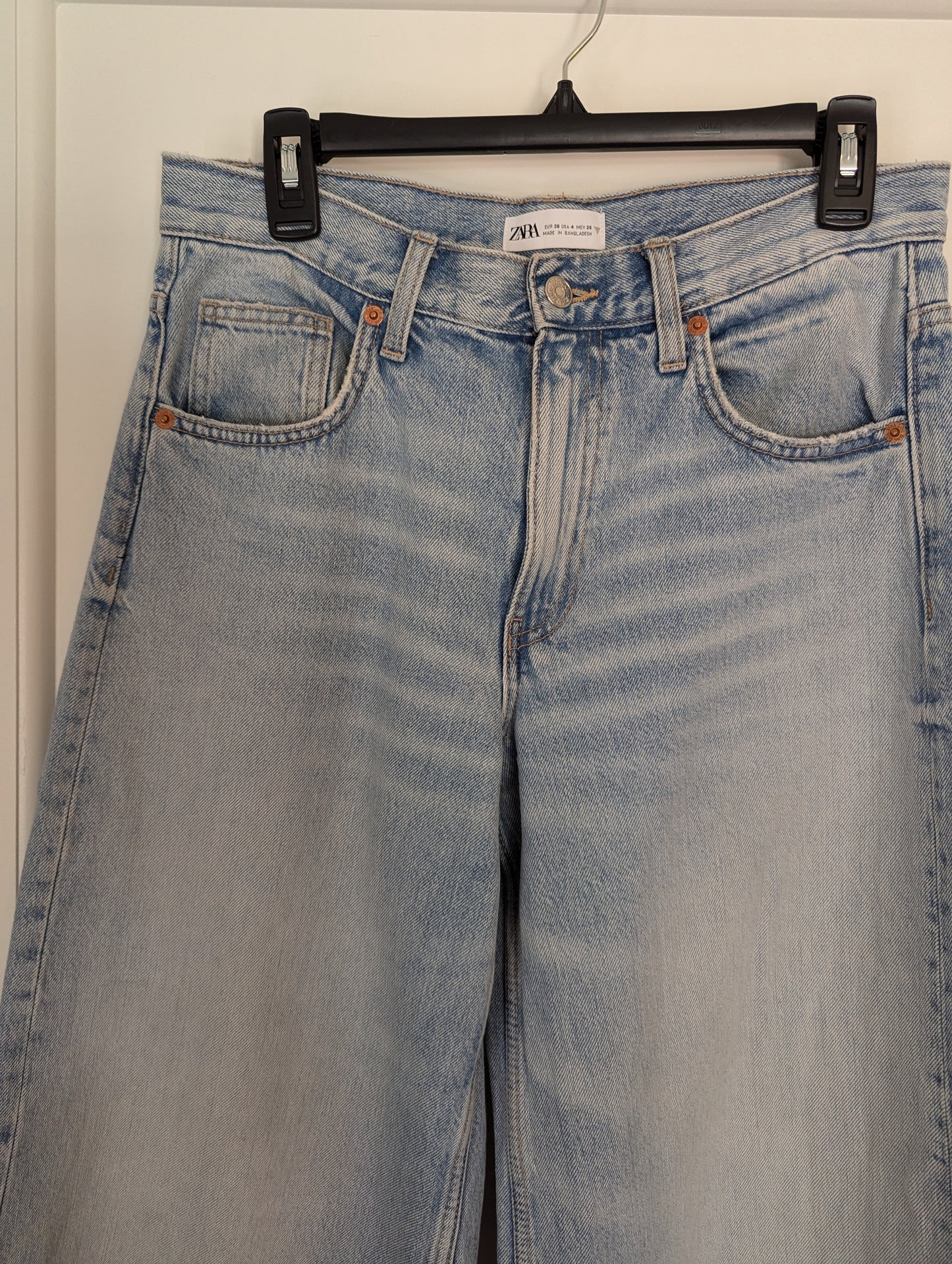 Zara Wide Leg Jeans Size: 4