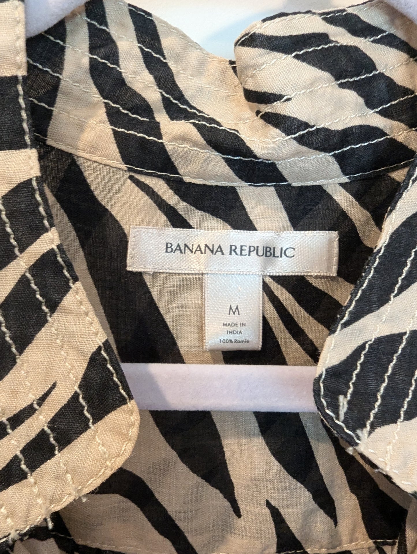 Banana Republic Zebra Size: M