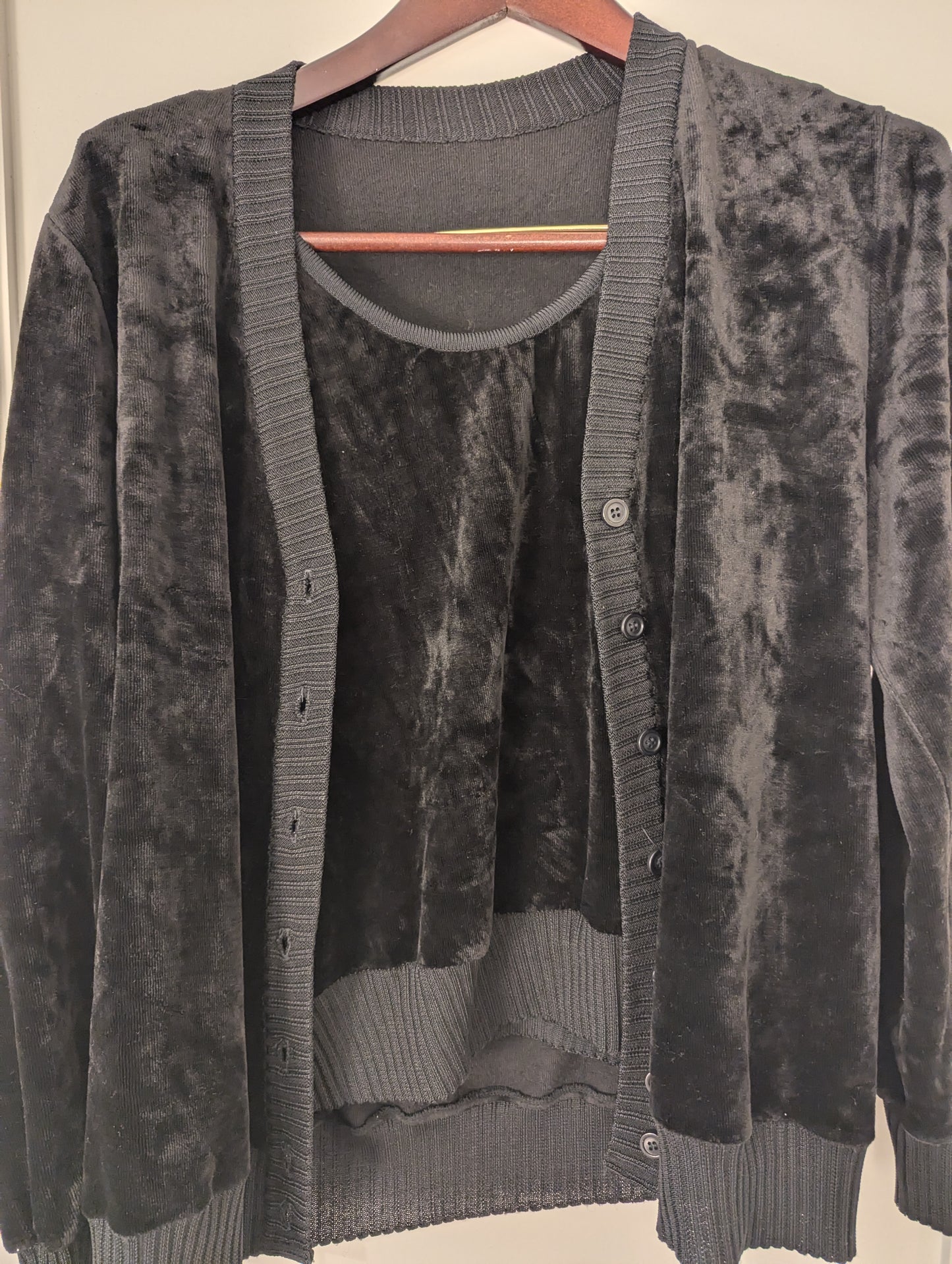 - Velvet Velour tank & Cardigan Set Size: M