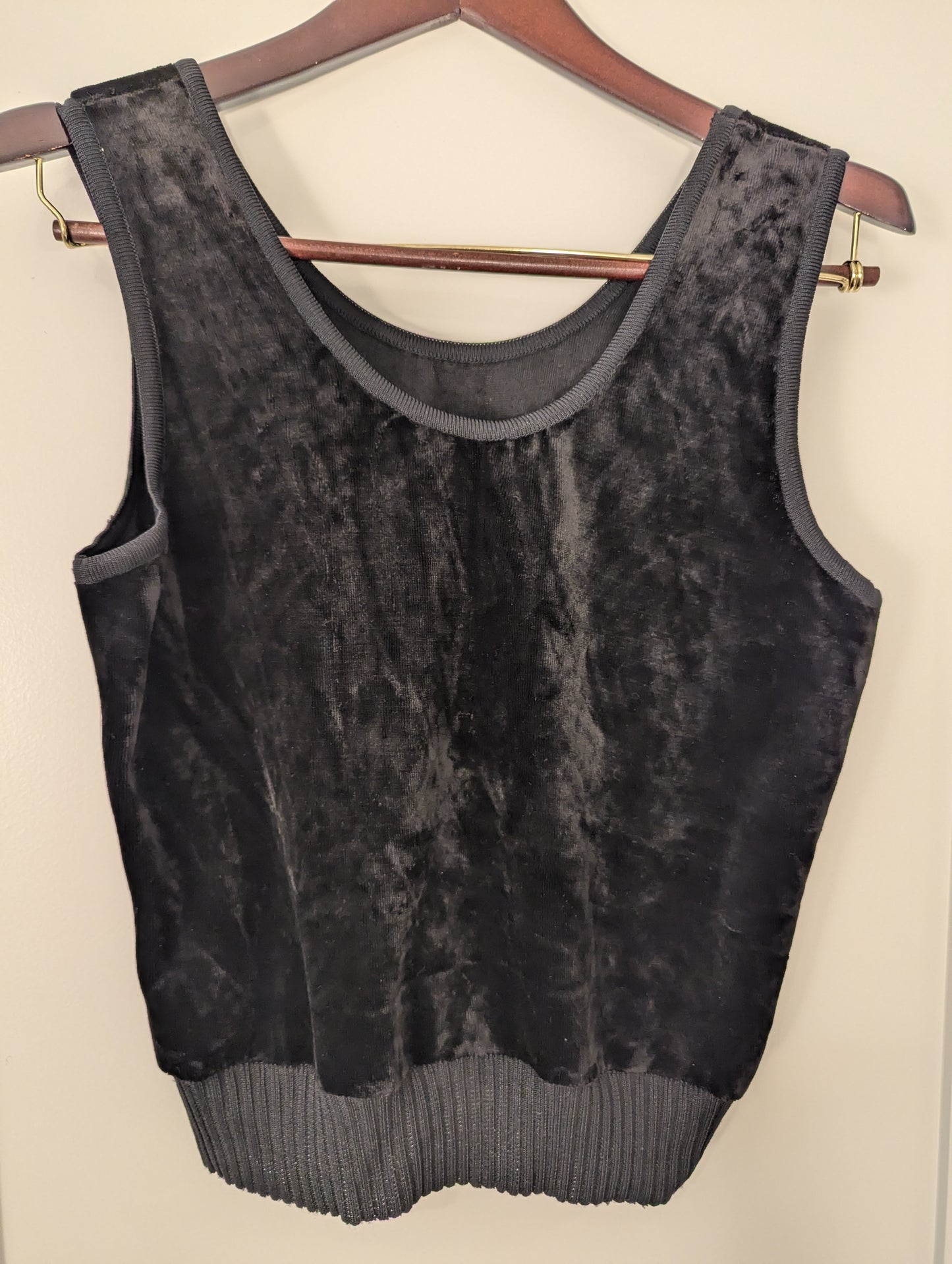 - Velvet Velour tank & Cardigan Set Size: M