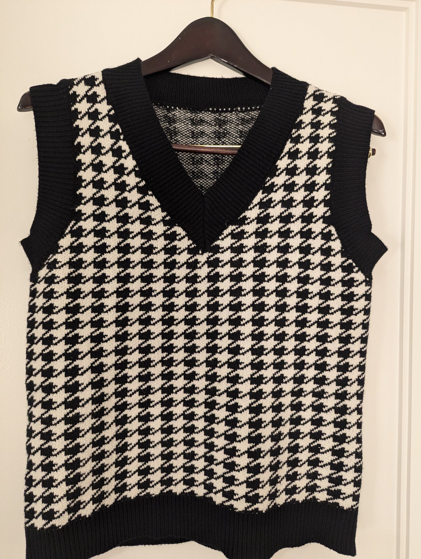 - Houndstooth Vest size: M