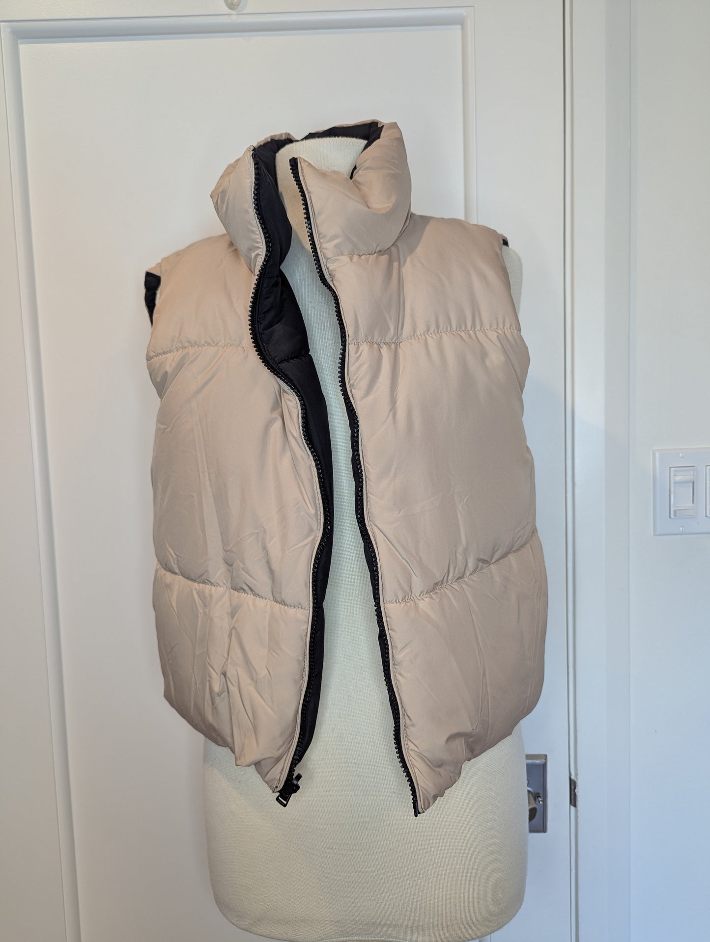 - Reversible Cropped Puffer Size: M