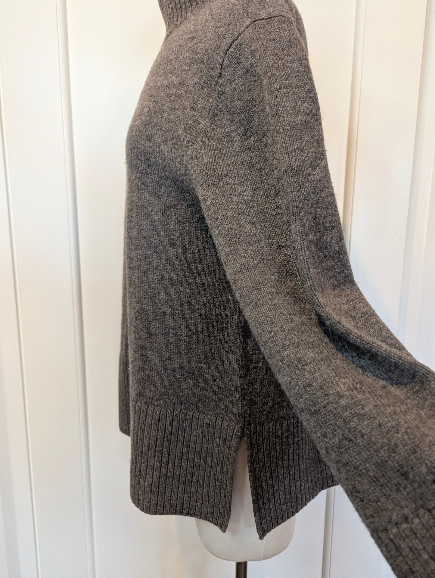 & Other Stories Merino Wool Sweater Size: S