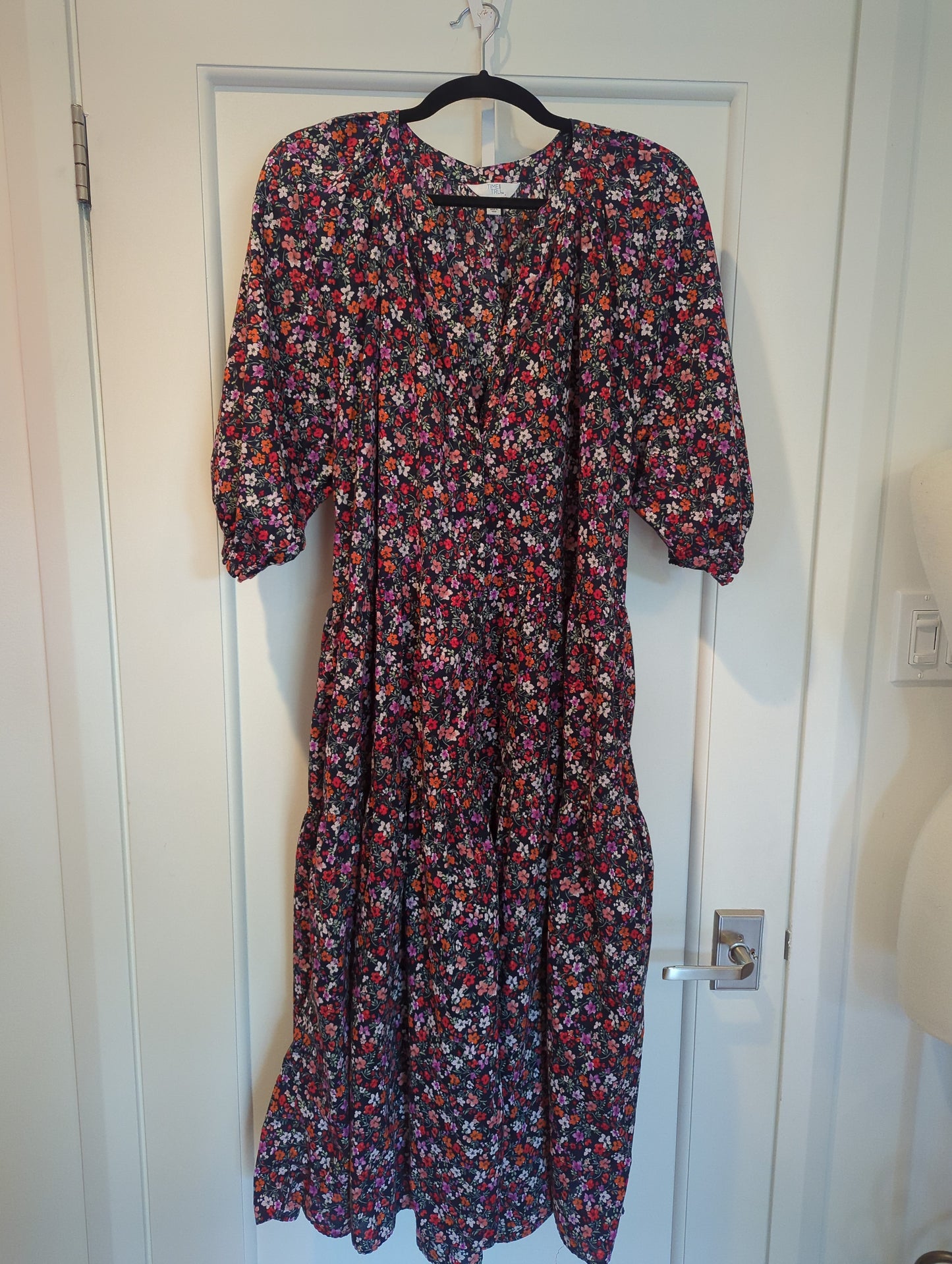 Floral dress Size: XL