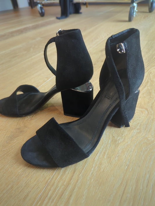 Alexander Wang Abby Sandal  Size: 39/8.5