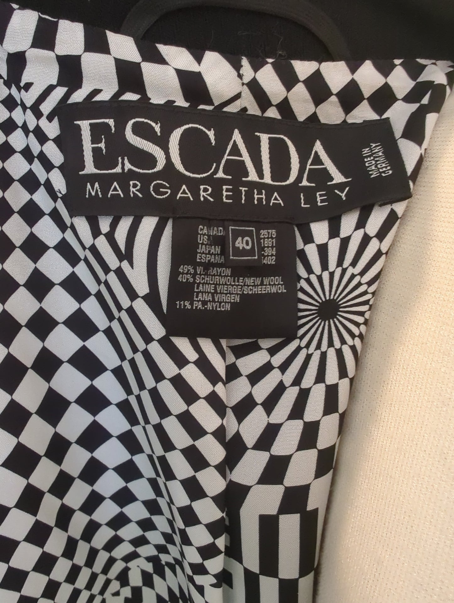 Escada Blazer Size: 40/10