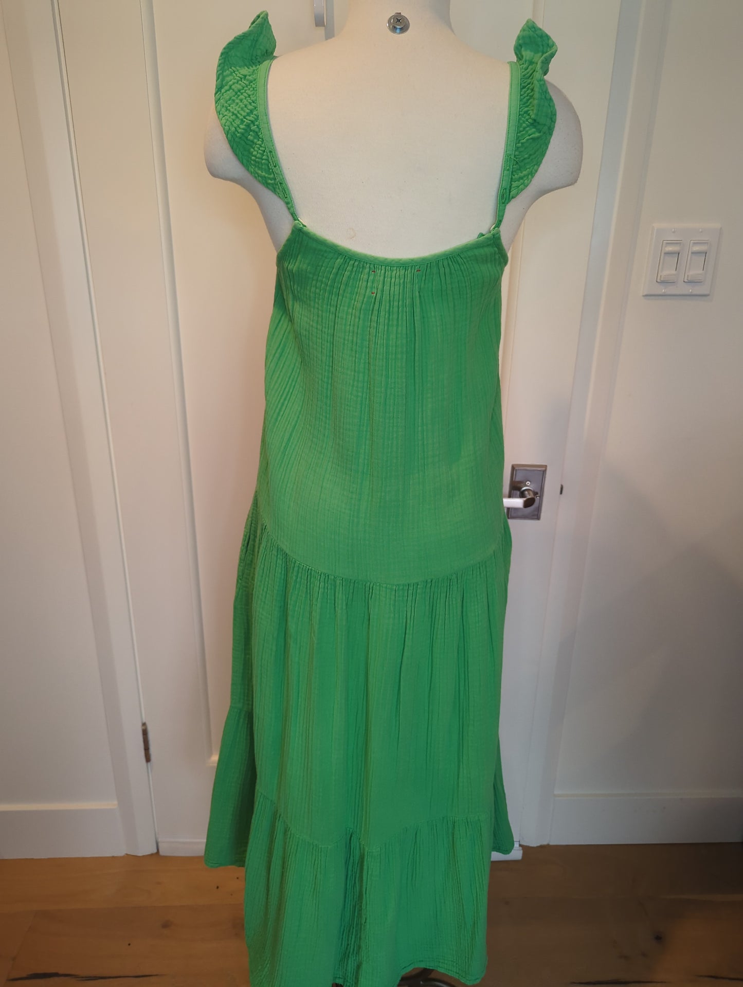 Xirena Green Gauze Dress Size:  XS