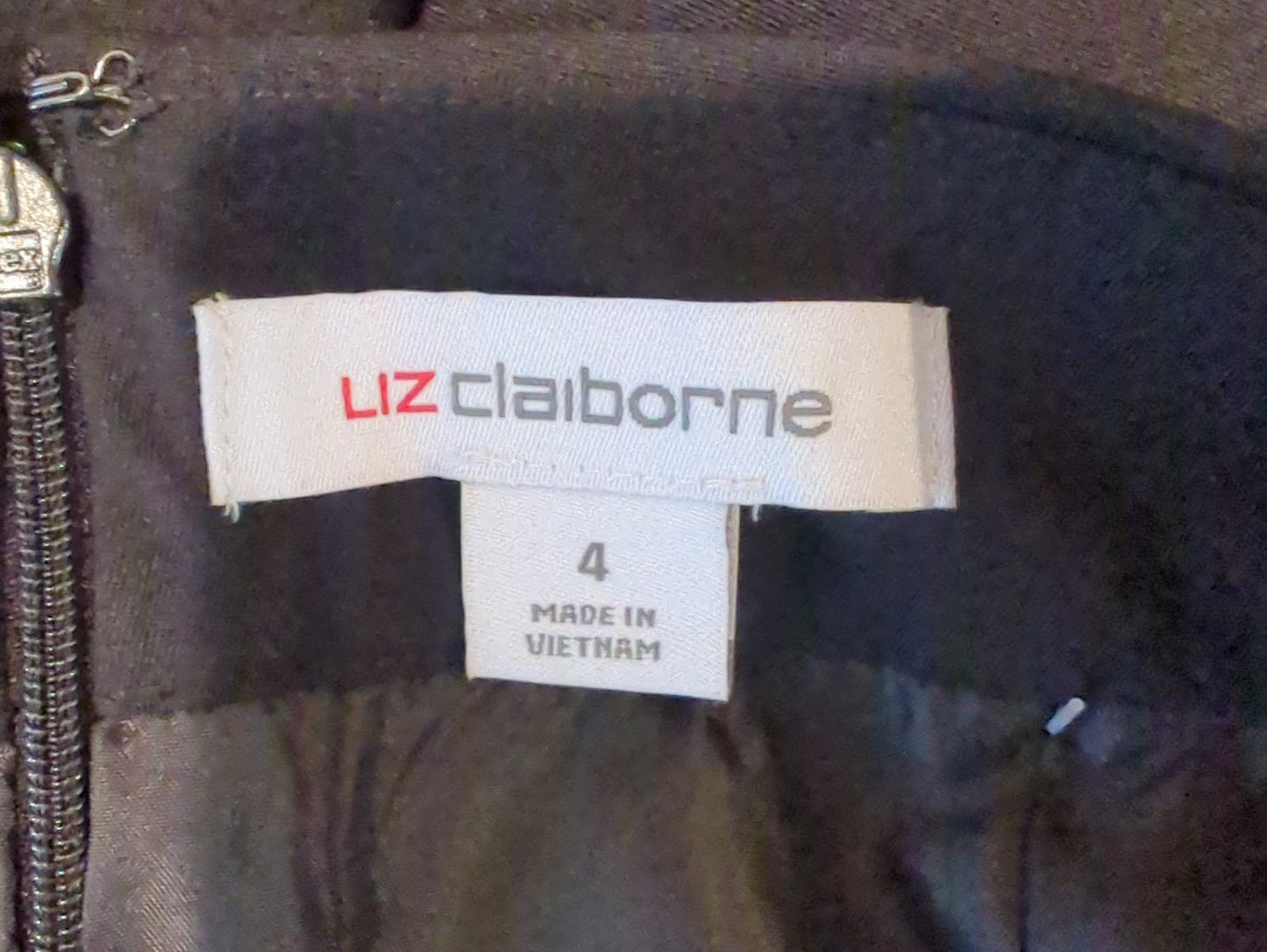 Liz Claiborne Skirt Size: 4