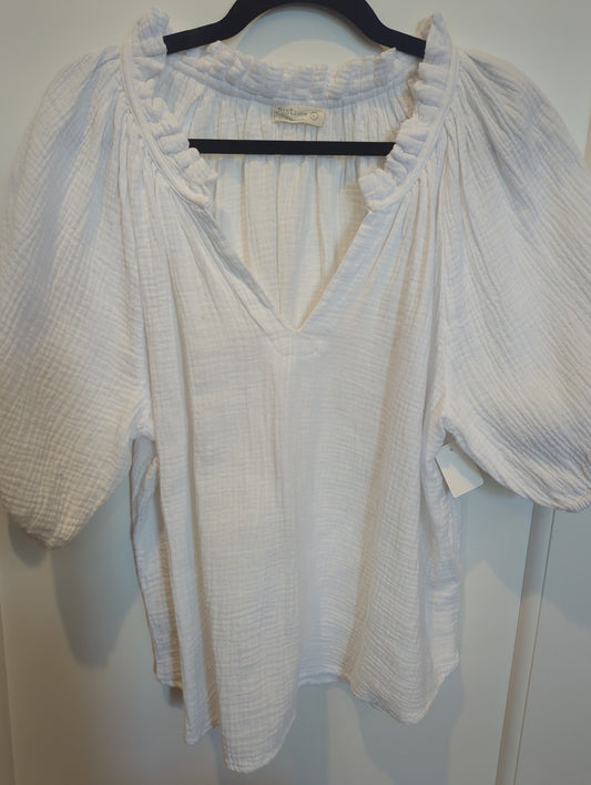 Just Living Gauze Top  Size: L