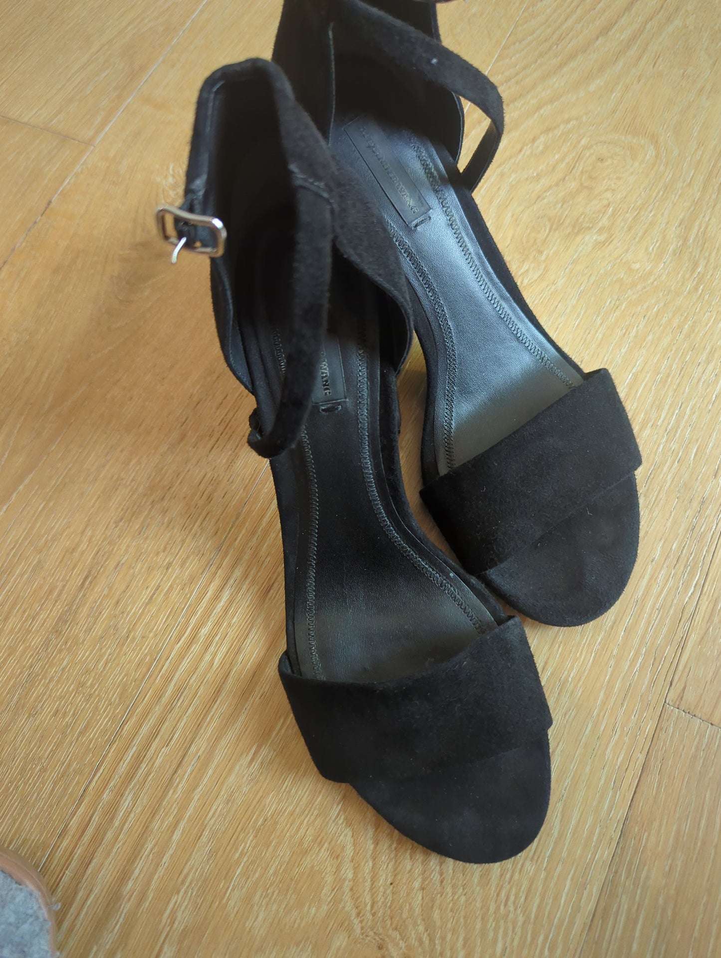 Alexander Wang Abby Sandal  Size: 39/8.5