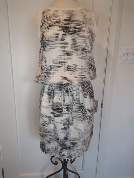 Vince Dress  Size: M