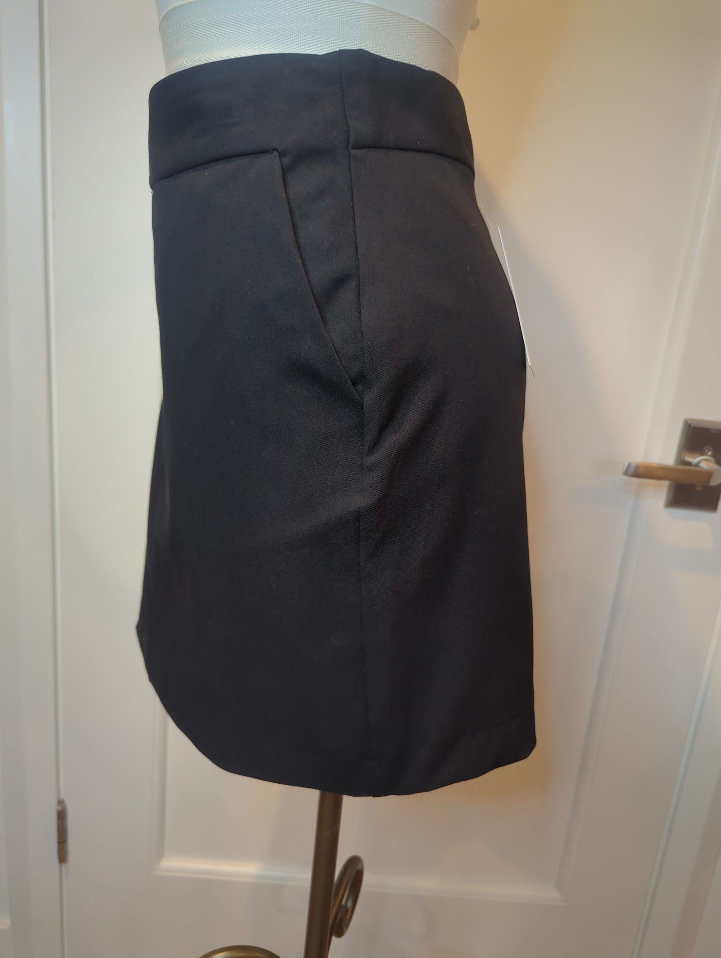Liz Claiborne Skirt Size: 4