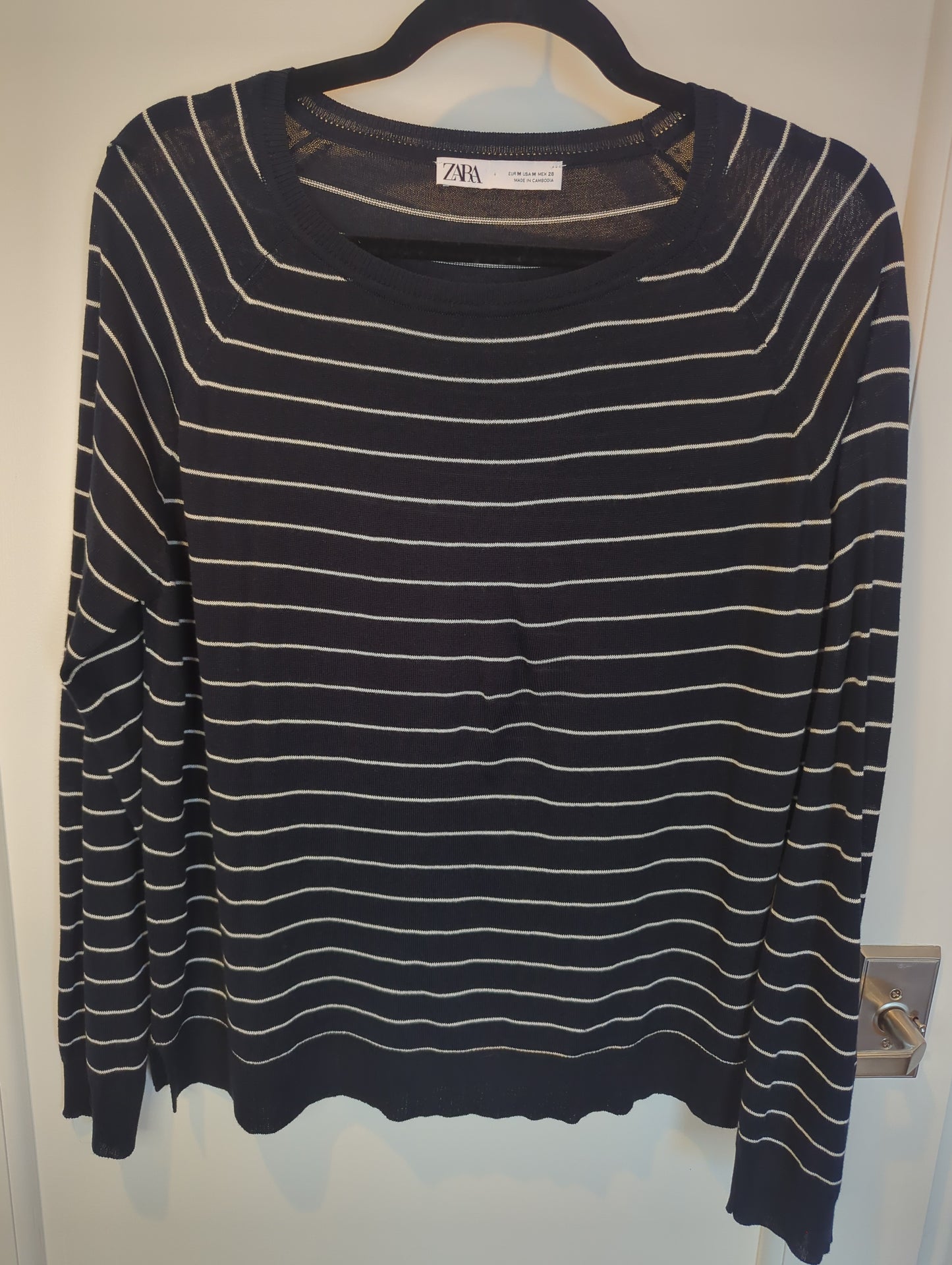 Zara Sweater  Size: M