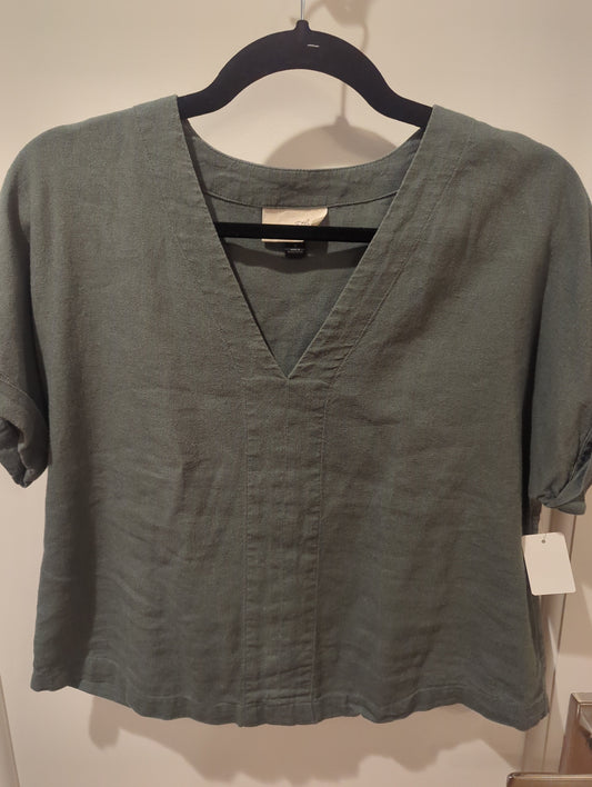 Universal Thread Top  Size: S