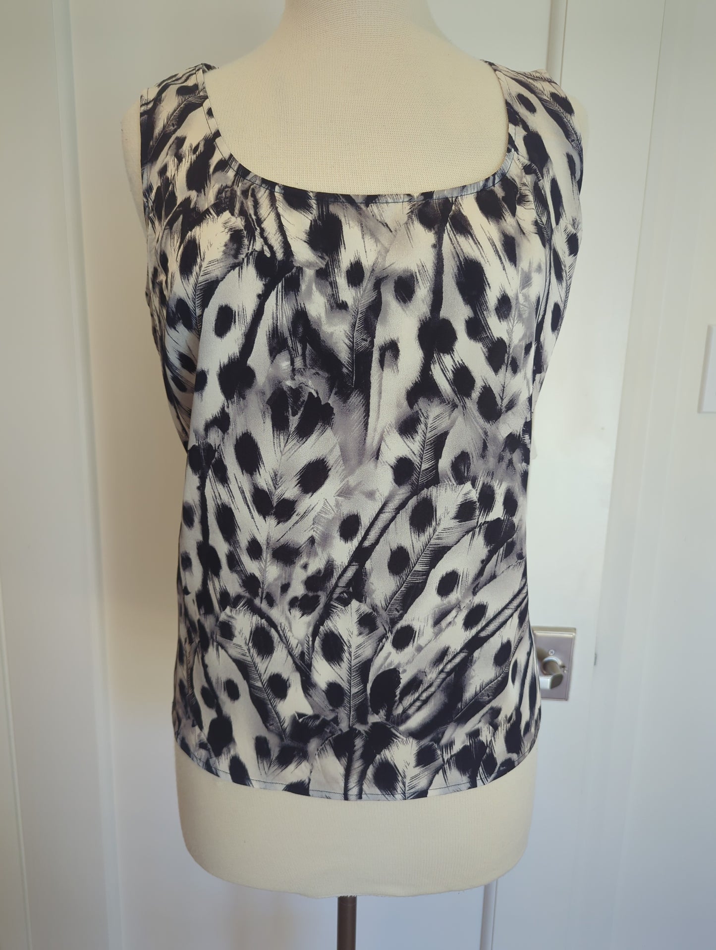 St. John Silk Feather Tank  Size: XL