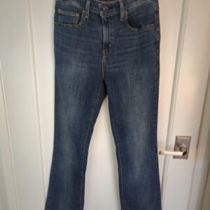 Levi's Hi-Rise Bootcut Medium Wash — Size 28