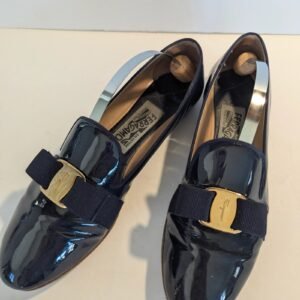 Salvatore Ferragamo Scotty Oxford Blu Patent Flats — Size 8.5