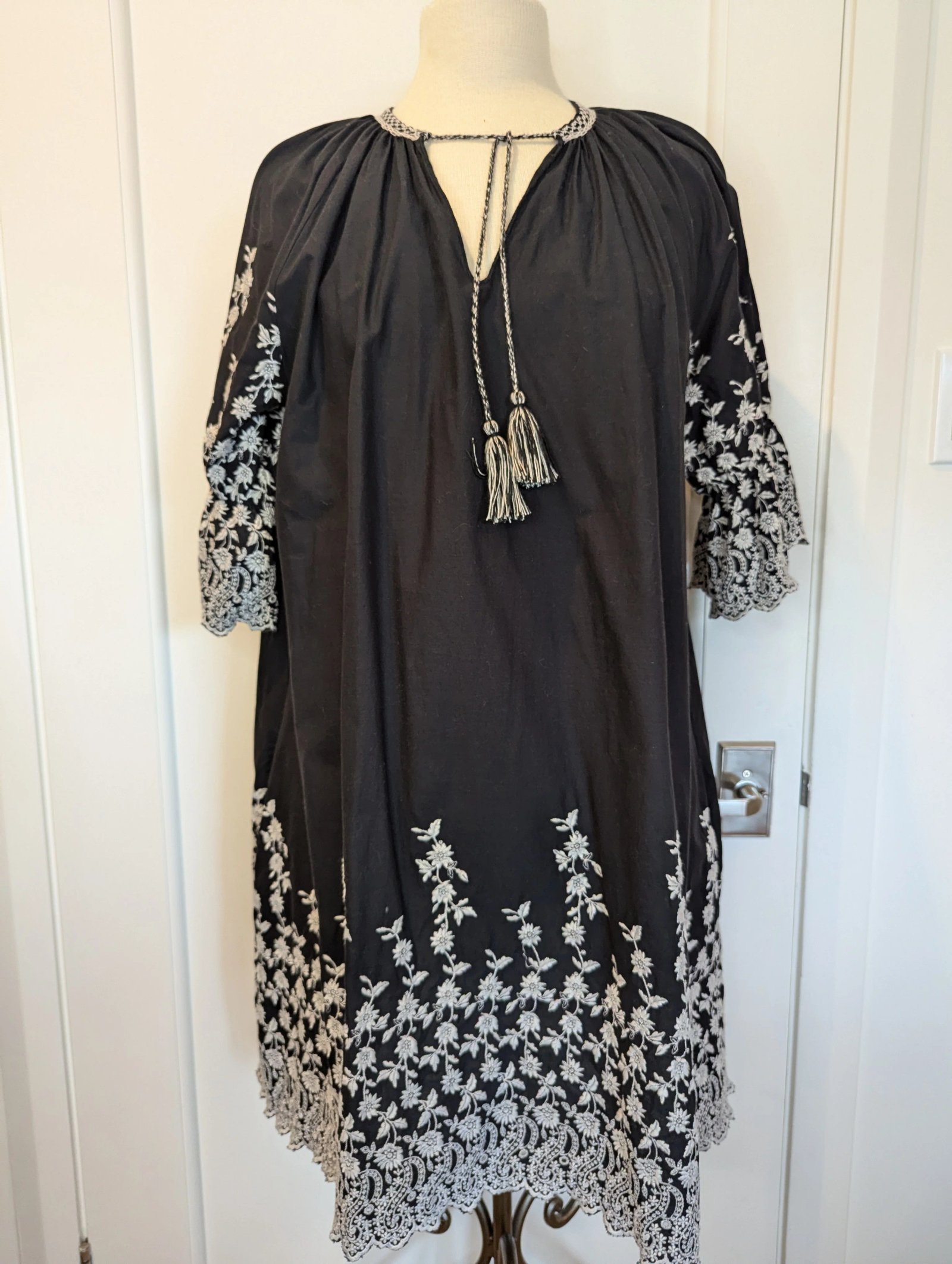 Ulla Johnson Roza Floral Embroidered Dress — Size 6