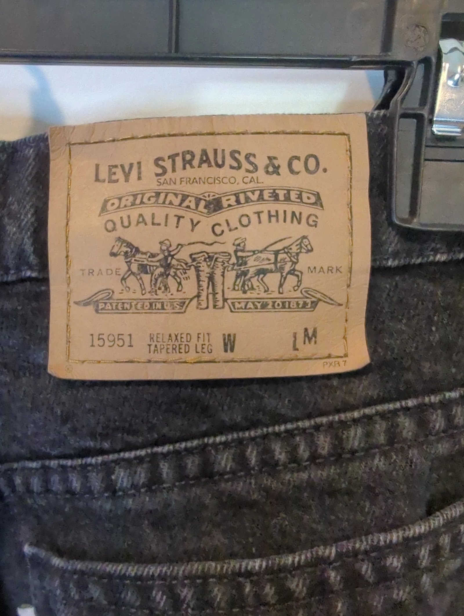 Levi's 15951 Relaxed Jeans — Size 10 - Image 3