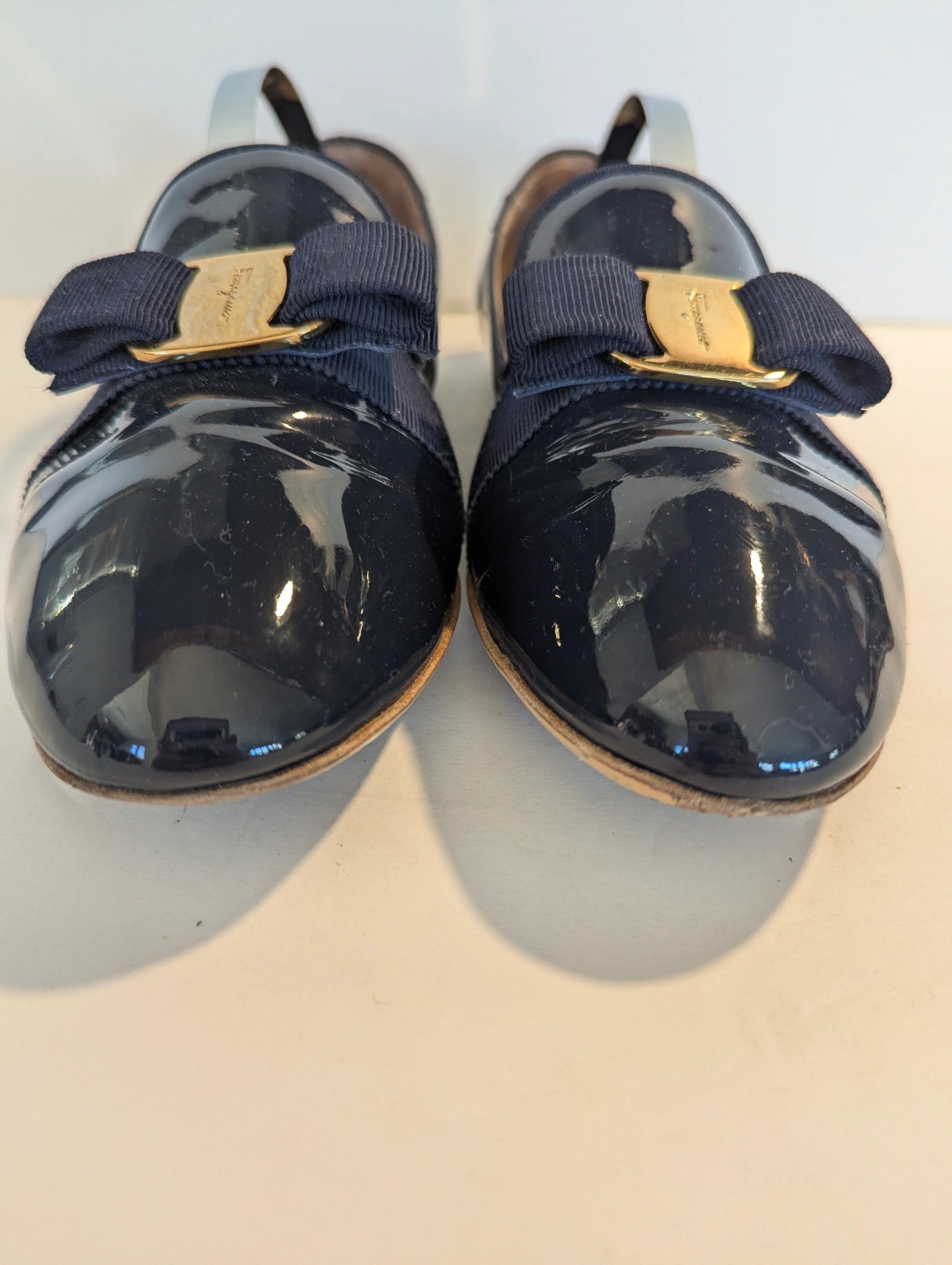 Salvatore Ferragamo Scotty Oxford Blu Patent Flats — Size 8.5 - Image 5