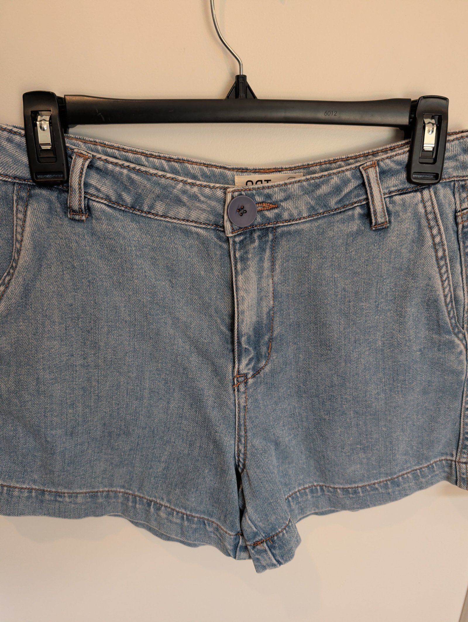 OAT New York High-Rise Light Wash Denim Shorts — Size 2/26