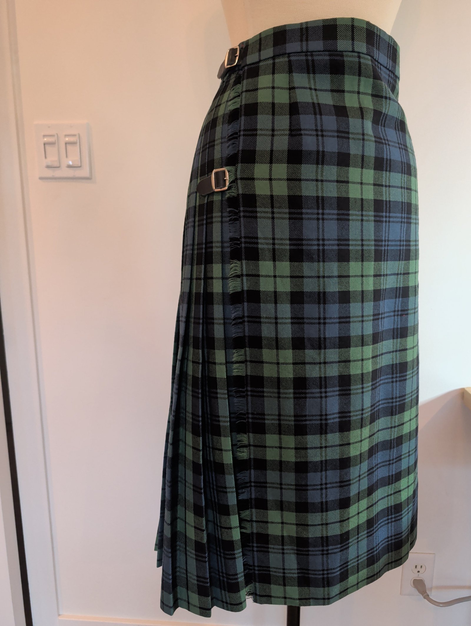Vintage Meigle Scottish Tartan Wool Kilt Skirt — Size 16