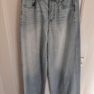 Universal Thread Mid Rise Wide Leg Jean — Size 6