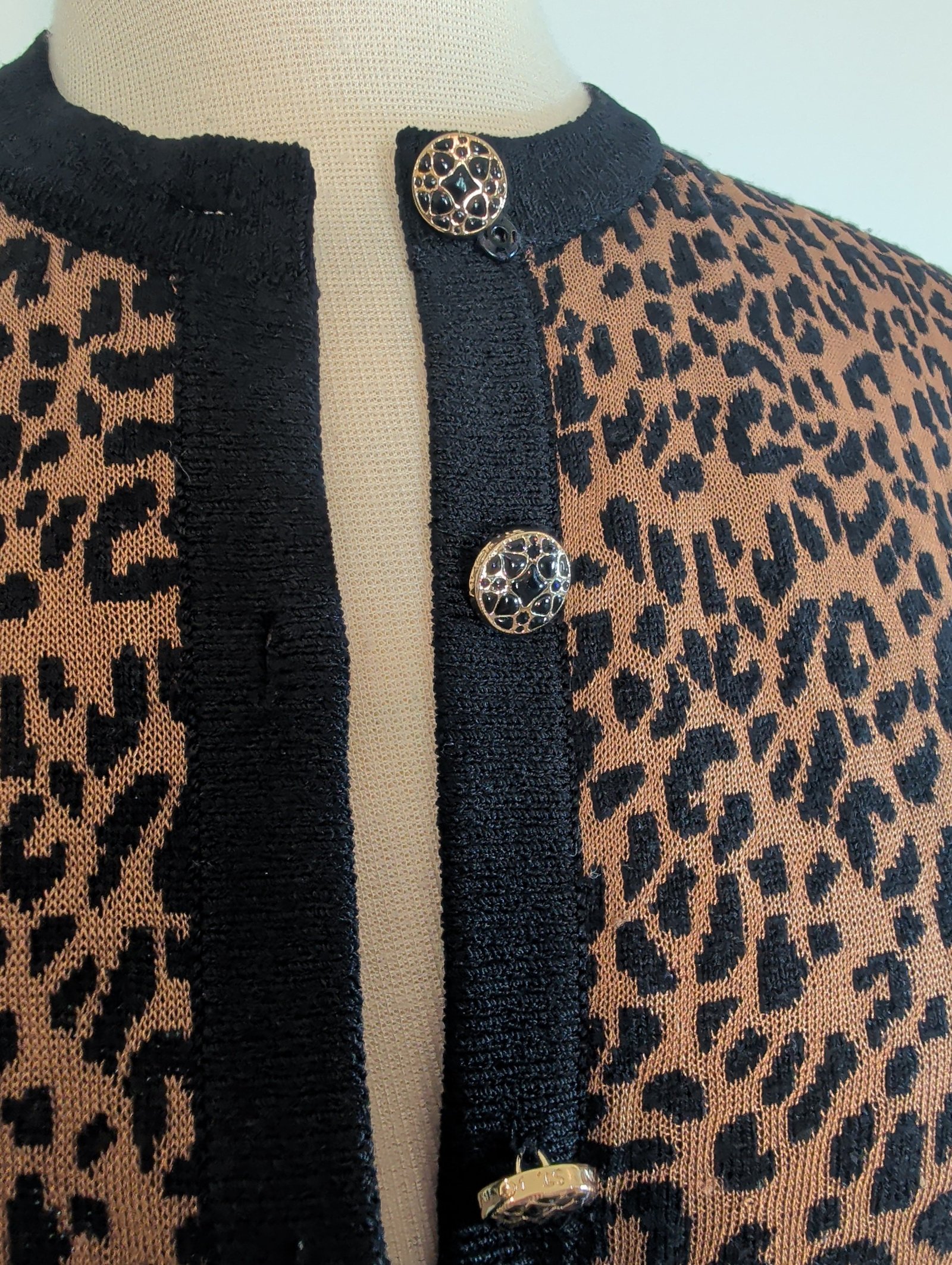 St. John Collection by Marie Gray Leopard Print Knit Skirt Suit — Size 2 - Image 2